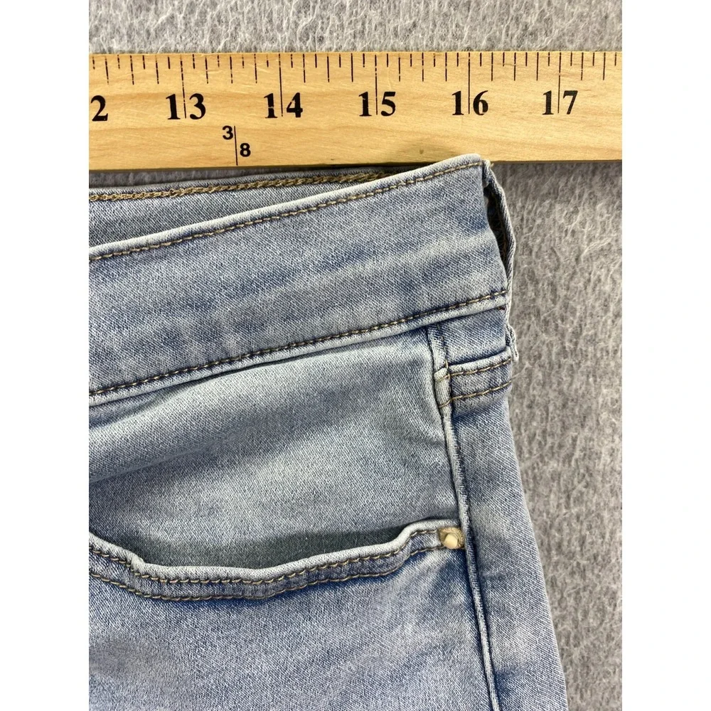 Nicole Miller Shorts Women's Size 10 Blue Light Wash SOHO High Rise Bermuda